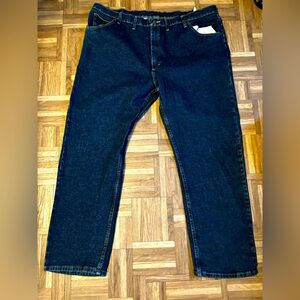 Wrangler big men’s blue denim jeans,5 pocket, zipper front. 48x30
